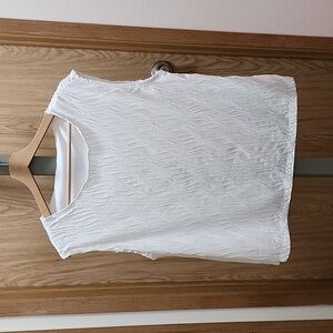 Women's sleeveless top - size large